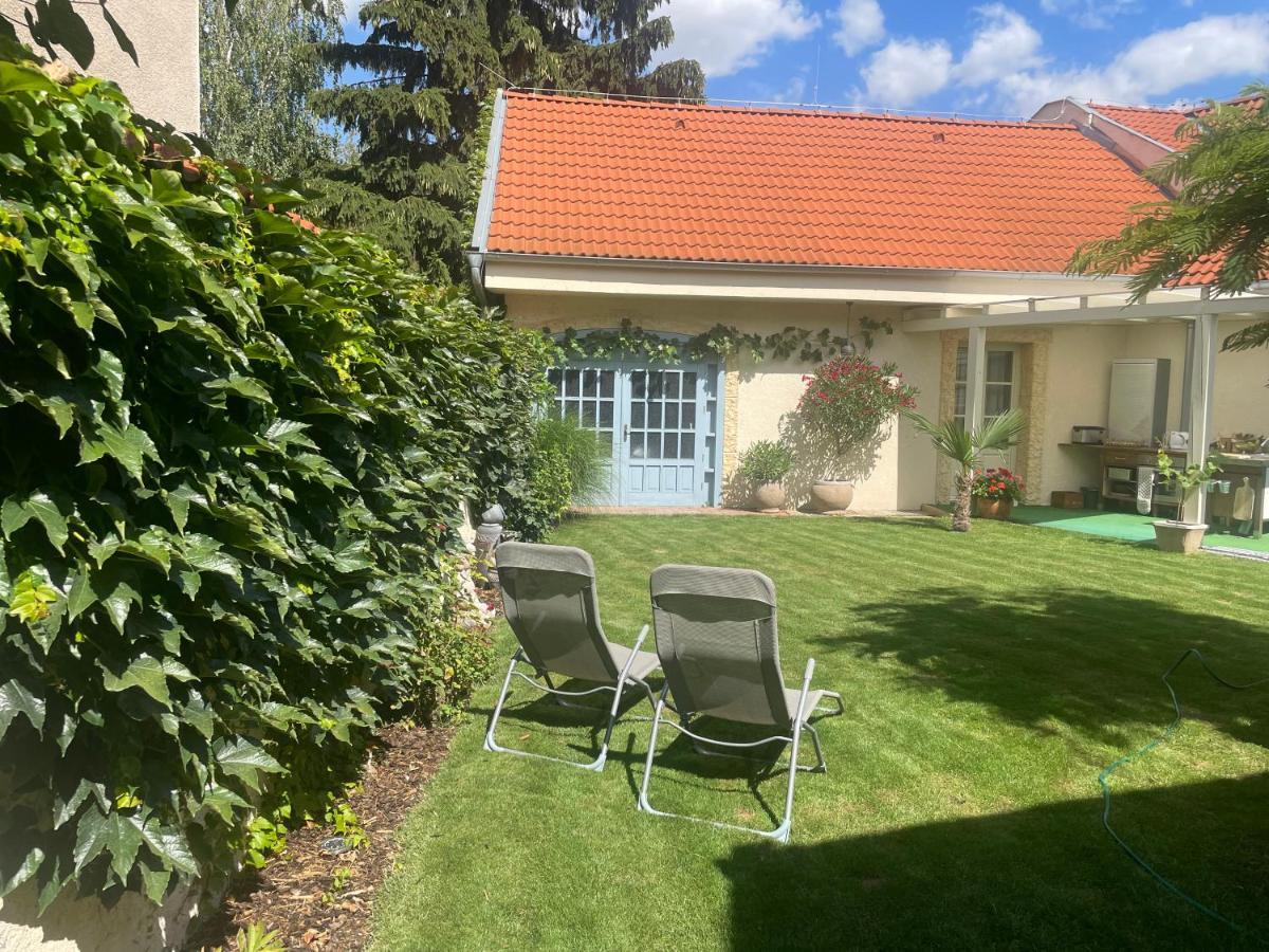 Monpe Apartmanik S Atmosferou Komarno Exterior photo